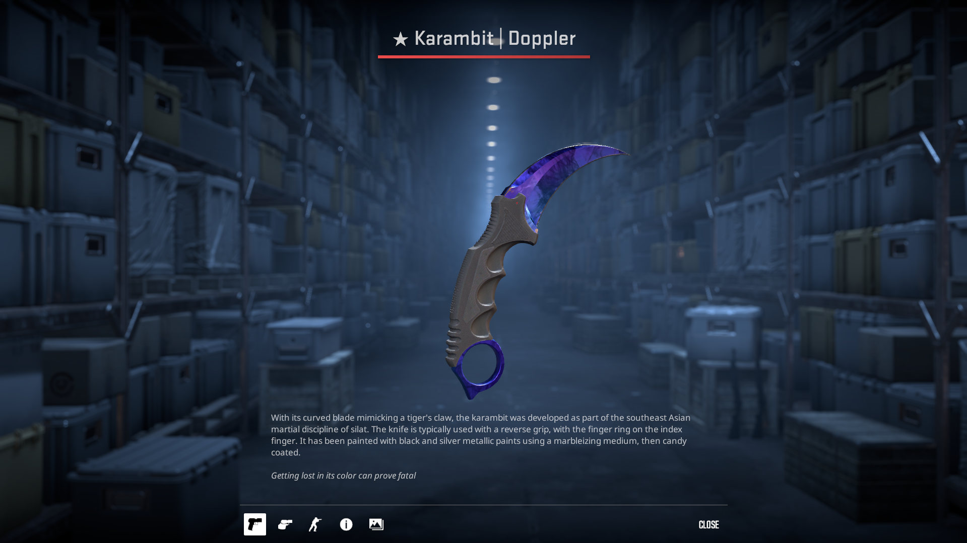 Karambit | Doppler Sapphire Skin mit leuchtend blauer Klinge, auf schwarzem Hintergrund